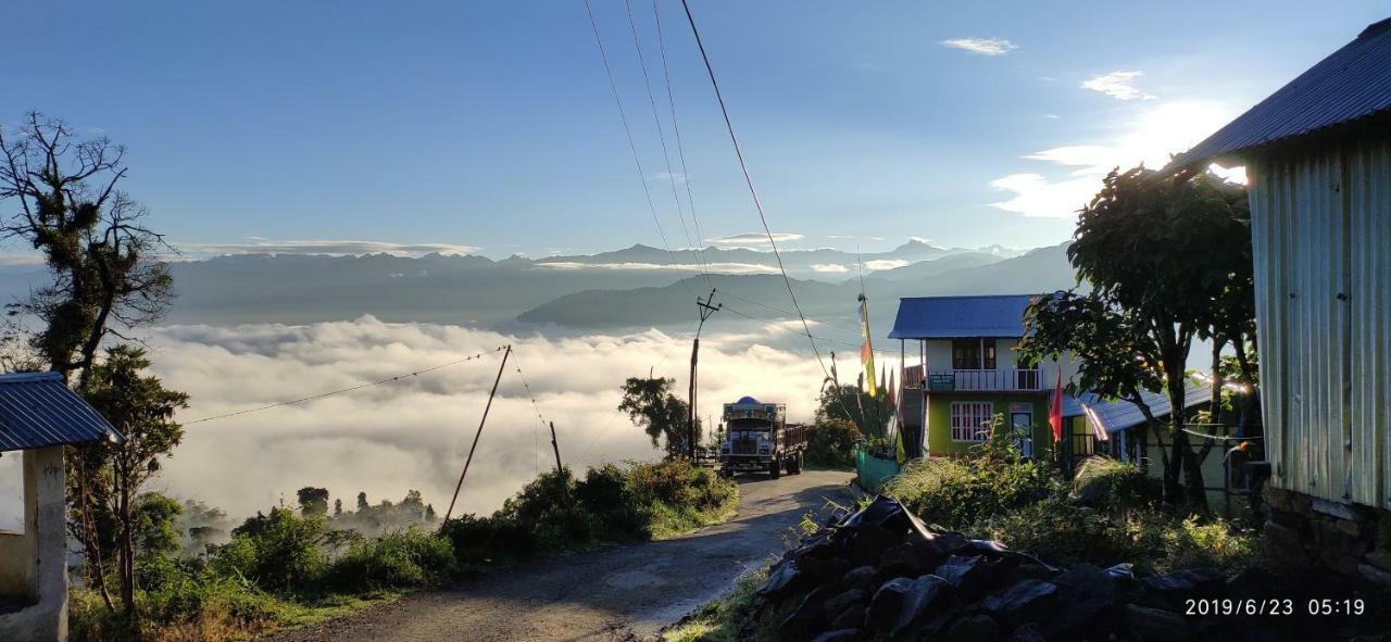 Tibet Homestay Rishop ภายนอก รูปภาพ