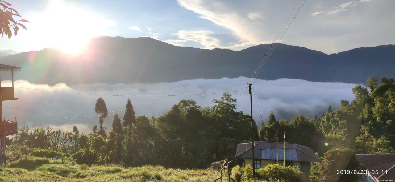 Tibet Homestay Rishop ภายนอก รูปภาพ