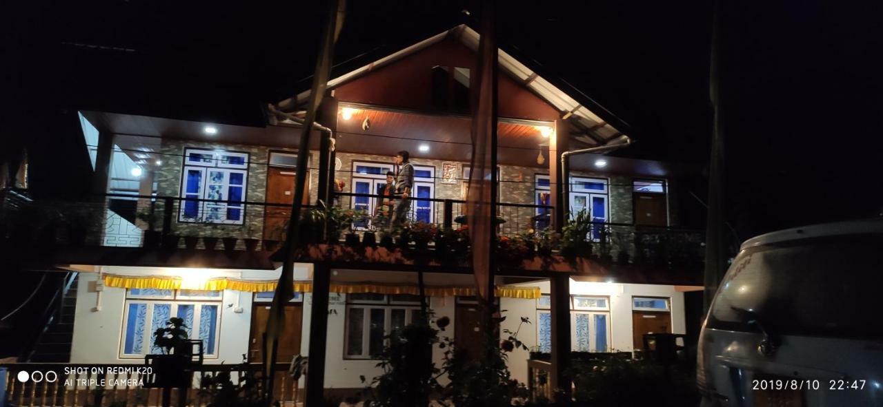 Tibet Homestay Rishop ภายนอก รูปภาพ