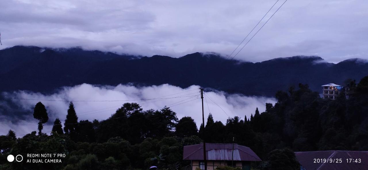 Tibet Homestay Rishop ภายนอก รูปภาพ