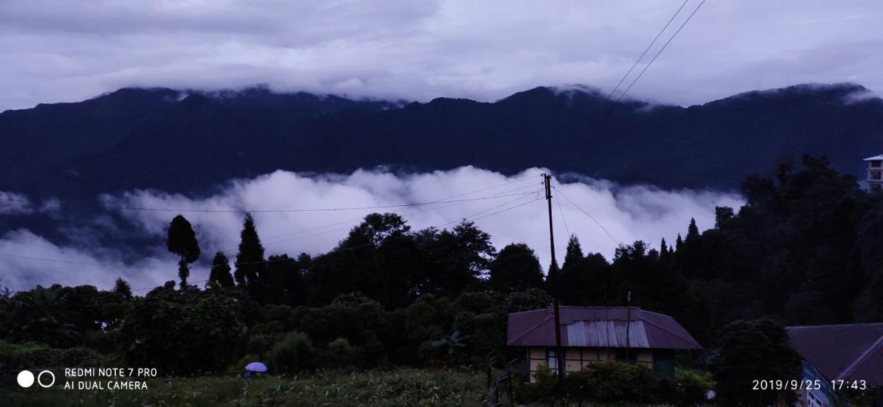 Tibet Homestay Rishop ภายนอก รูปภาพ