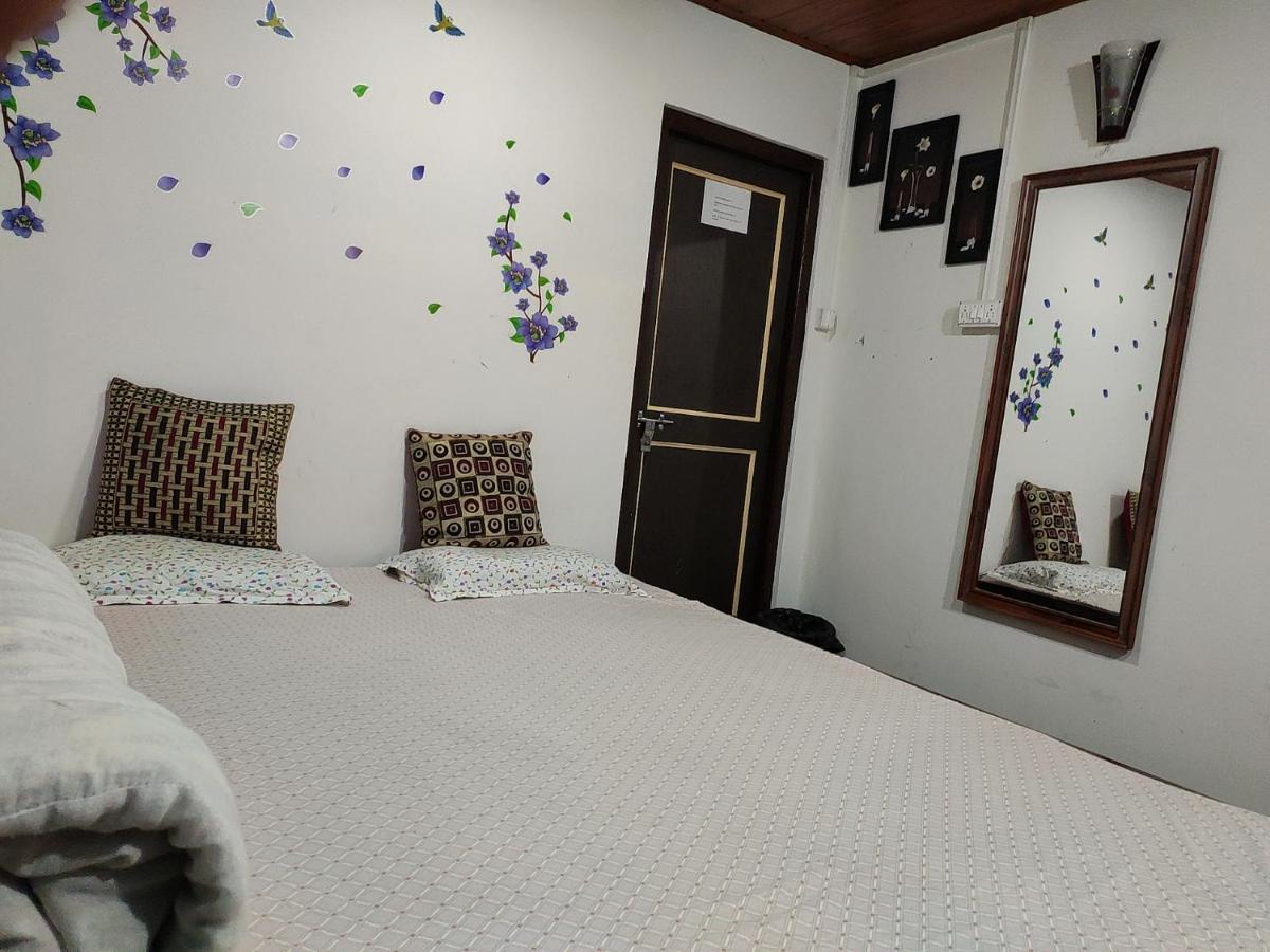 Tibet Homestay Rishop ภายนอก รูปภาพ